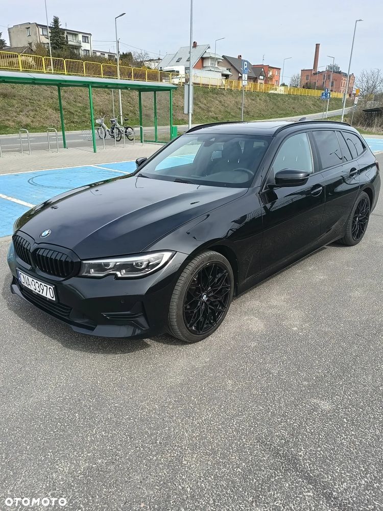 BMW Seria 3 318d mHEV - 4