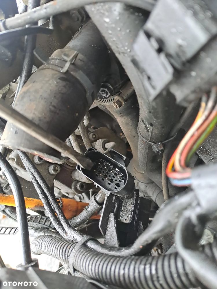 Volkswagen Passat B5 1.9 TDi 110KM silnik kompletny kod AFN AVG - 8