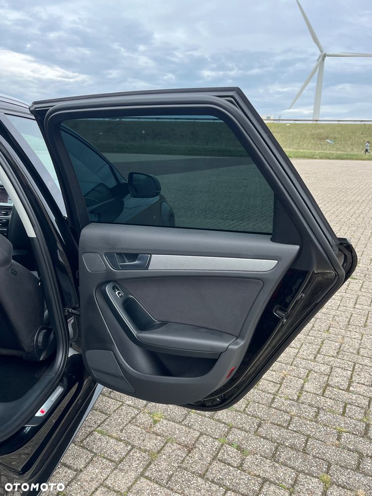 Audi A4 Avant 2.0 TDI DPF quattro S tronic S line Sportpaket - 27