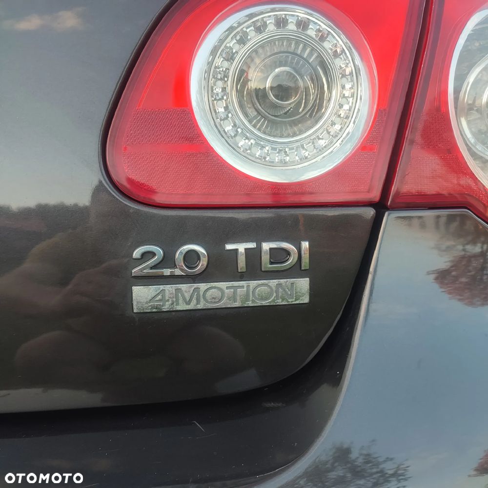Volkswagen Passat - 4