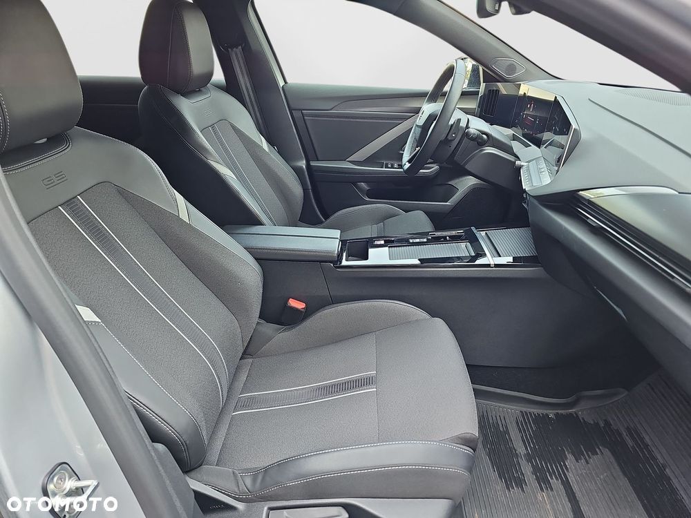 Opel Astra 1.2 T GS S&S - 13