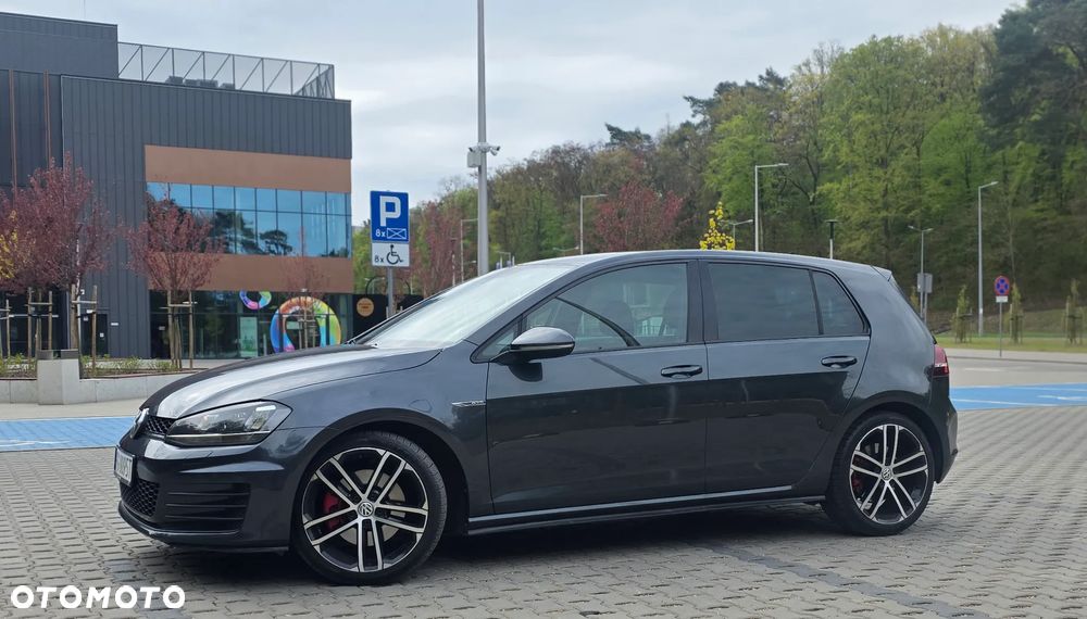 Volkswagen Golf 2.0 TDI BMT GTD - 11
