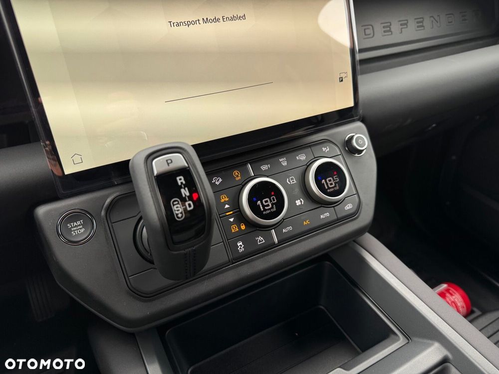 Land Rover Defender - 13