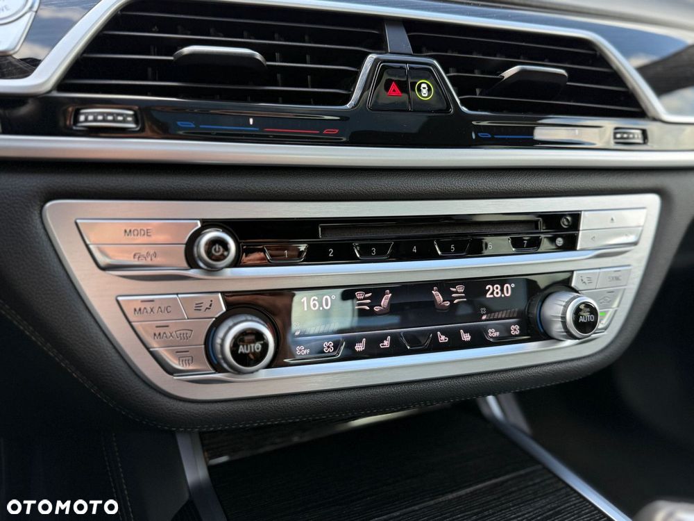 BMW Seria 7 - 38
