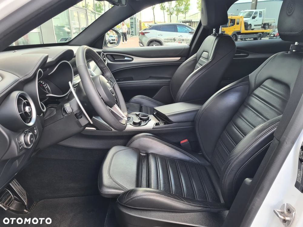 Alfa Romeo Stelvio 2.0 Turbo B-Tech Edition Q4 - 10