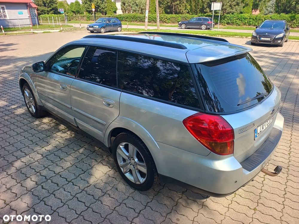 Subaru Outback 3.0 H6 - 7