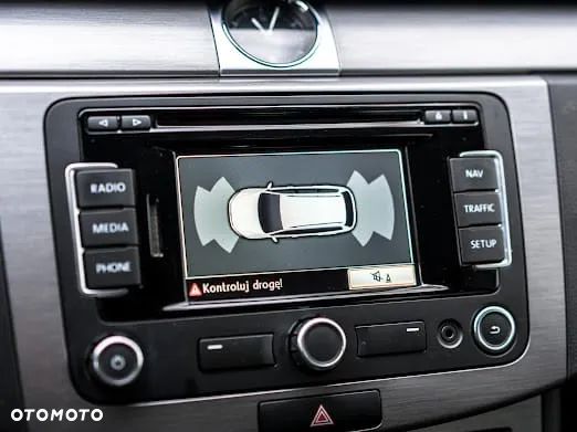 Volkswagen Passat 2.0 TDI Comfortline - 5