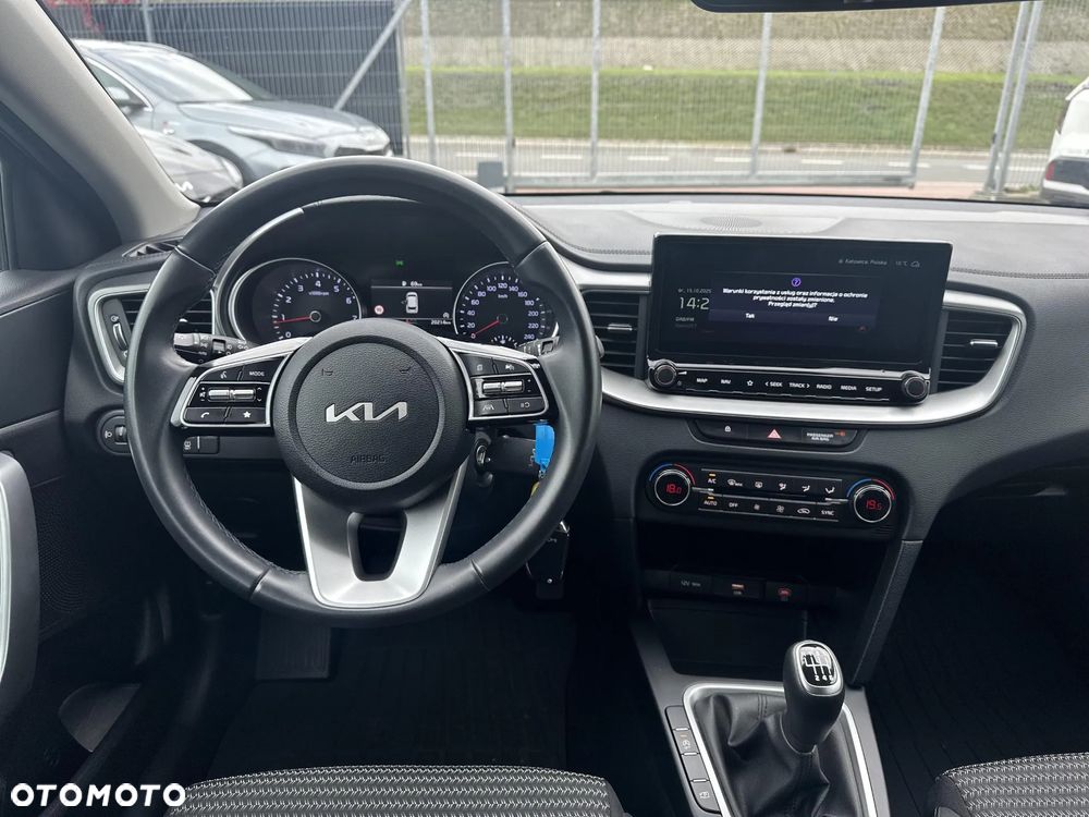 Kia Ceed 1.5 T-GDI M - 13