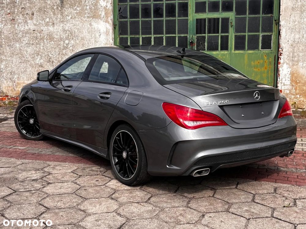 Mercedes-Benz CLA 250 7G-DCT AMG Line - 7