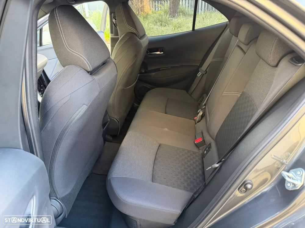 Toyota Corolla 1.8 Hybrid Exclusive - 12