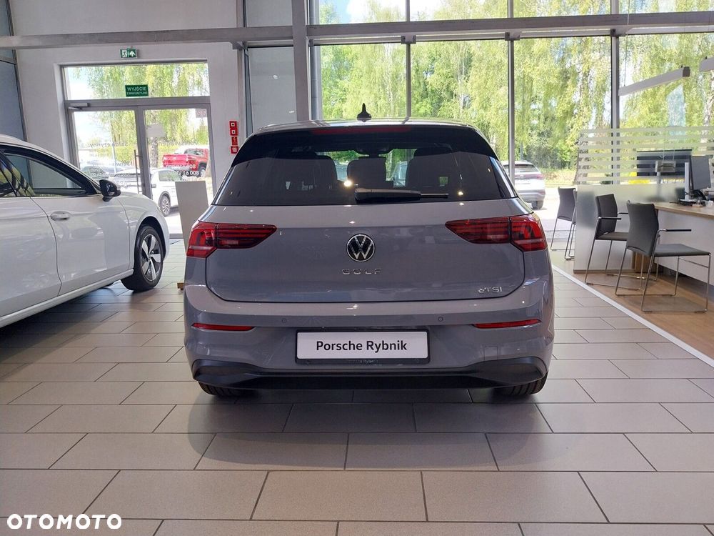 Volkswagen Golf - 5