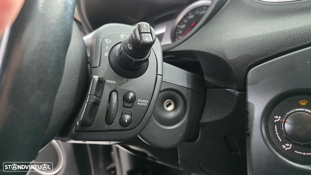 Renault Clio 1.2 16V Fairway - 25