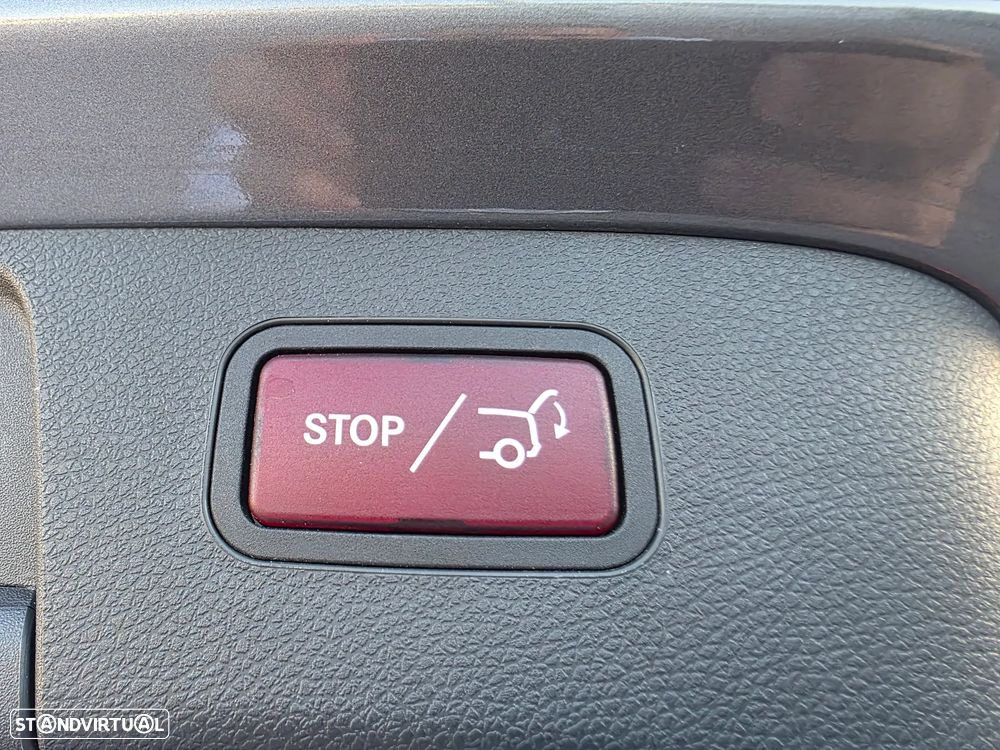 Mercedes-Benz GLA 180 d Urban - 32