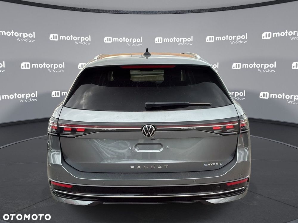 Volkswagen Passat - 10