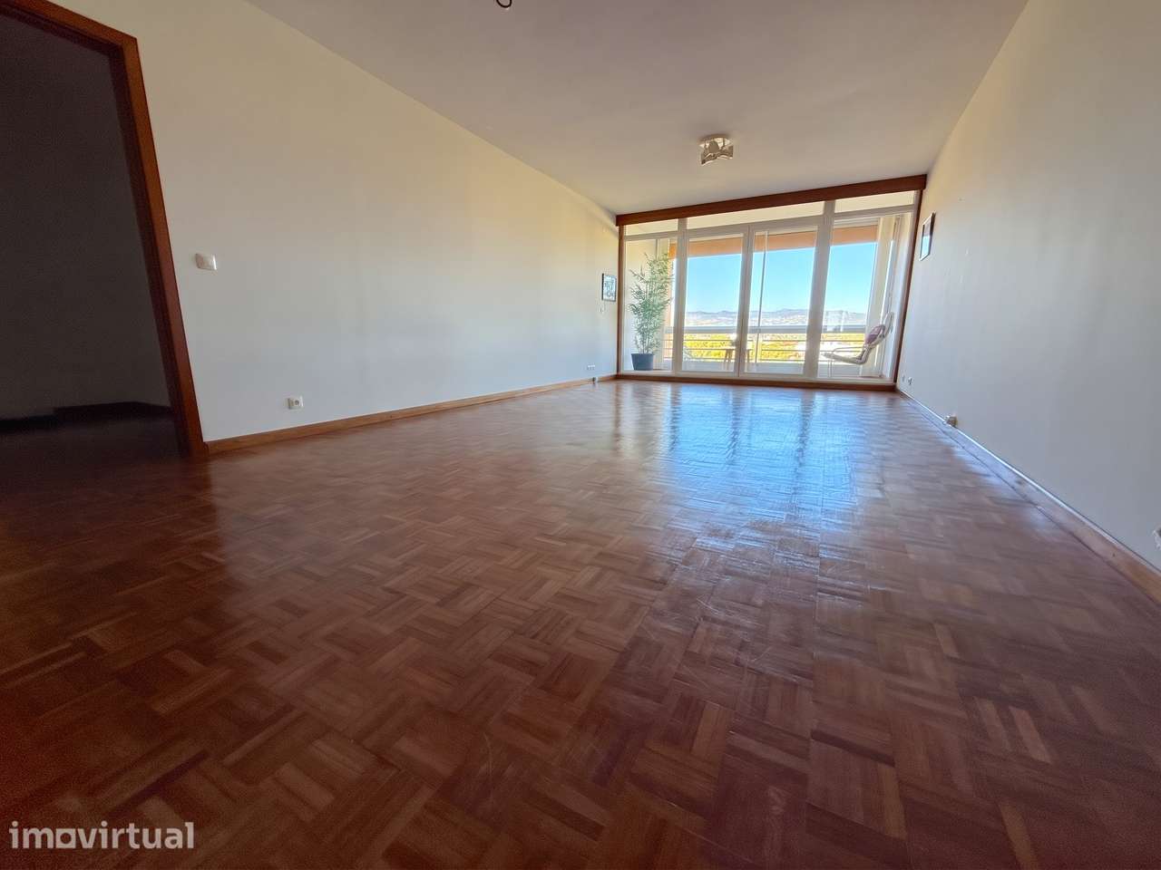 Apartamento T3 + 1 com varanda em Cascais - Grande imagem: 2/24