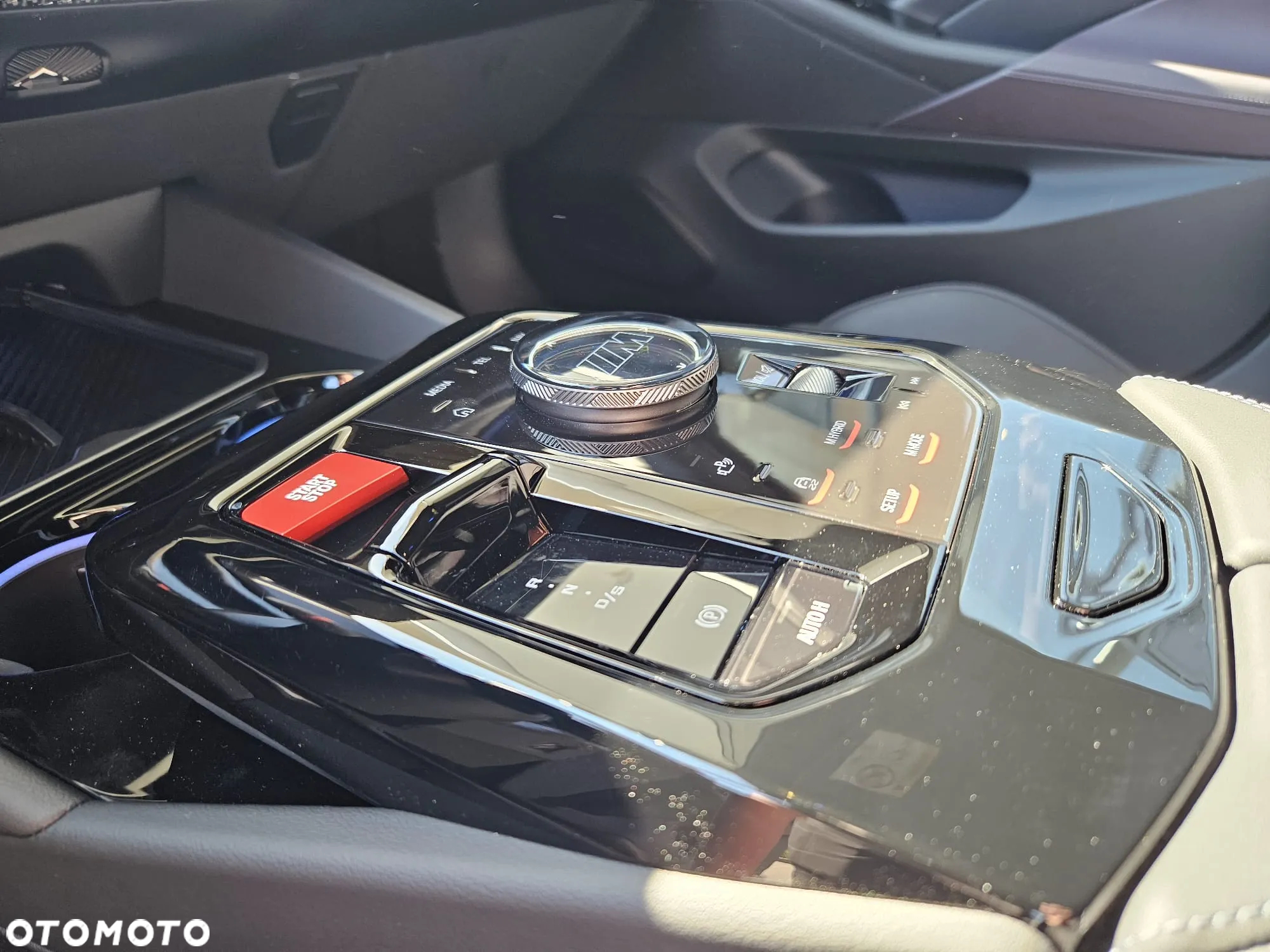 BMW M5 xDrive Touring - 11