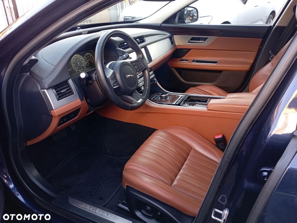Jaguar XF 2.0 i4D Prestige - 7