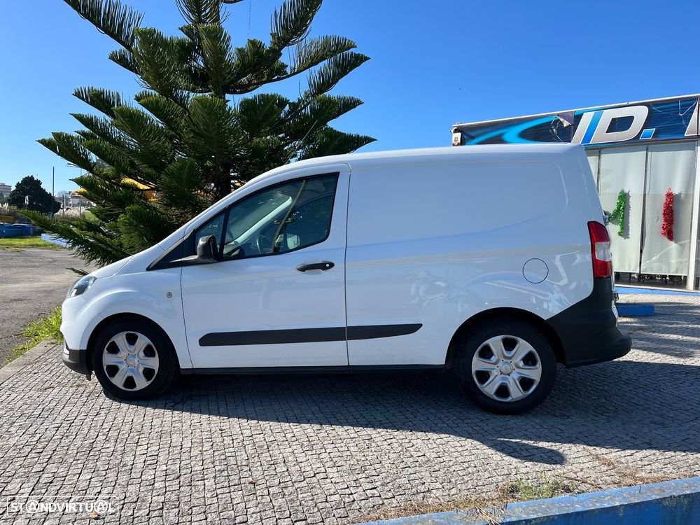 Ford Transit Courier - 16