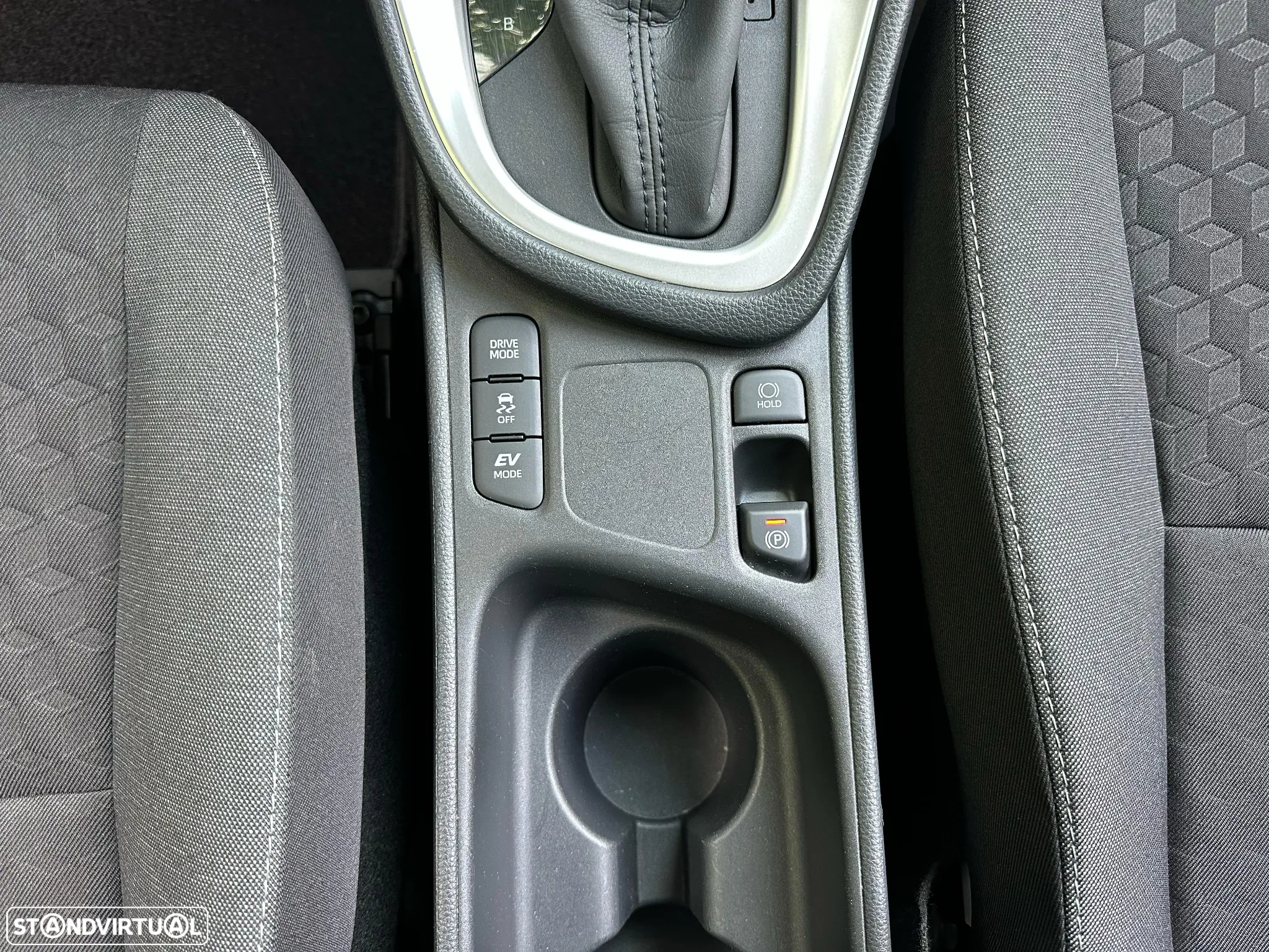 Toyota Yaris 1.5 HDF GR Sport - 32