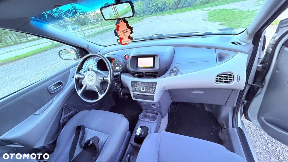 Nissan Almera Tino 1.8 Acenta - 9