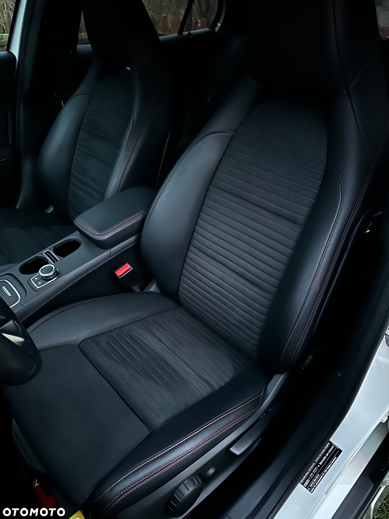 Mercedes-Benz GLA 200 7G-DCT AMG Line - 38