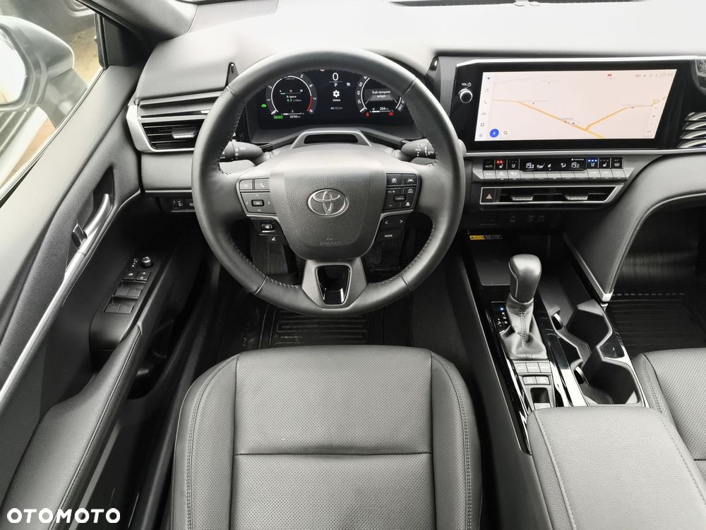 Toyota Camry - 18