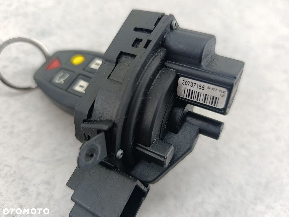 STACYJKA VOLVO V50 30737155 2.0 D - 4