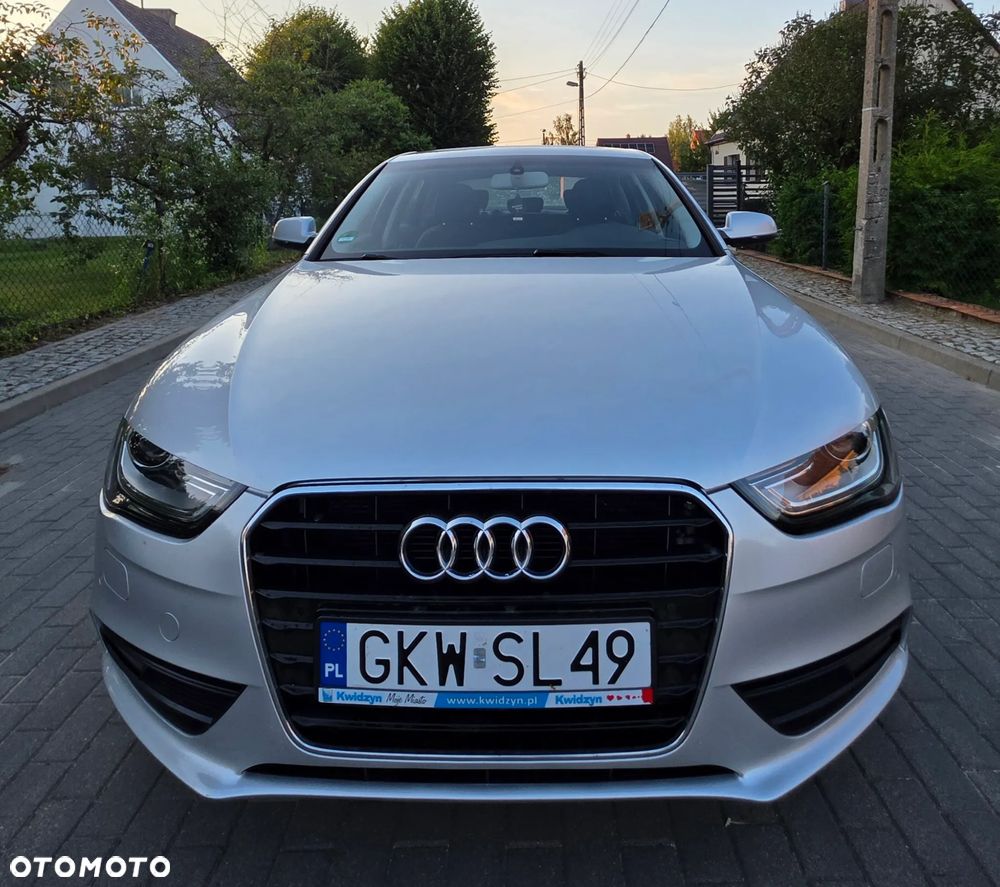 Audi A4 Limousine - 1