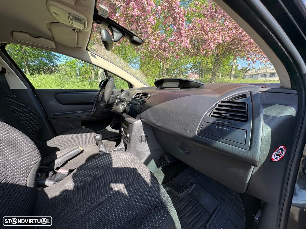 Citroën C4 1.4 16V SX - 13