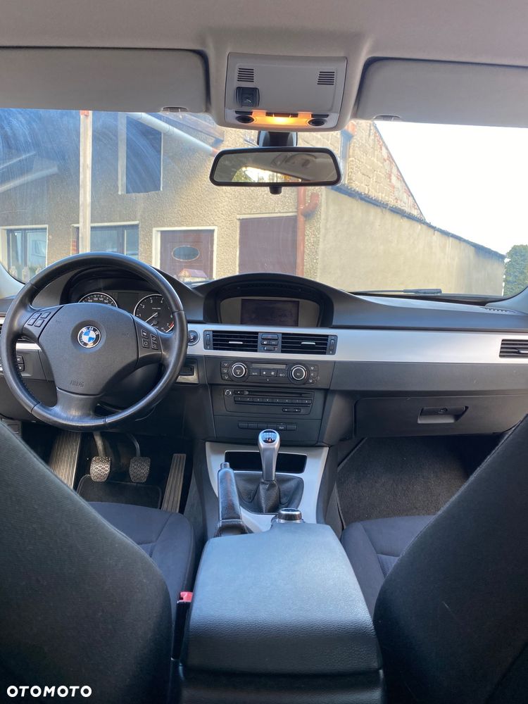 BMW Seria 3 318i - 8
