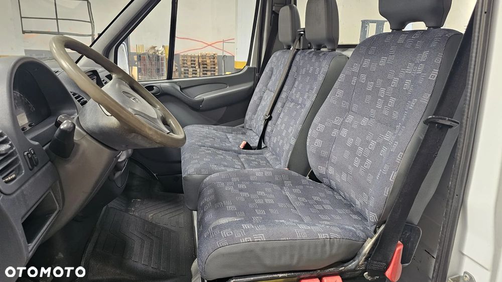 Mercedes-Benz Sprinter - 26