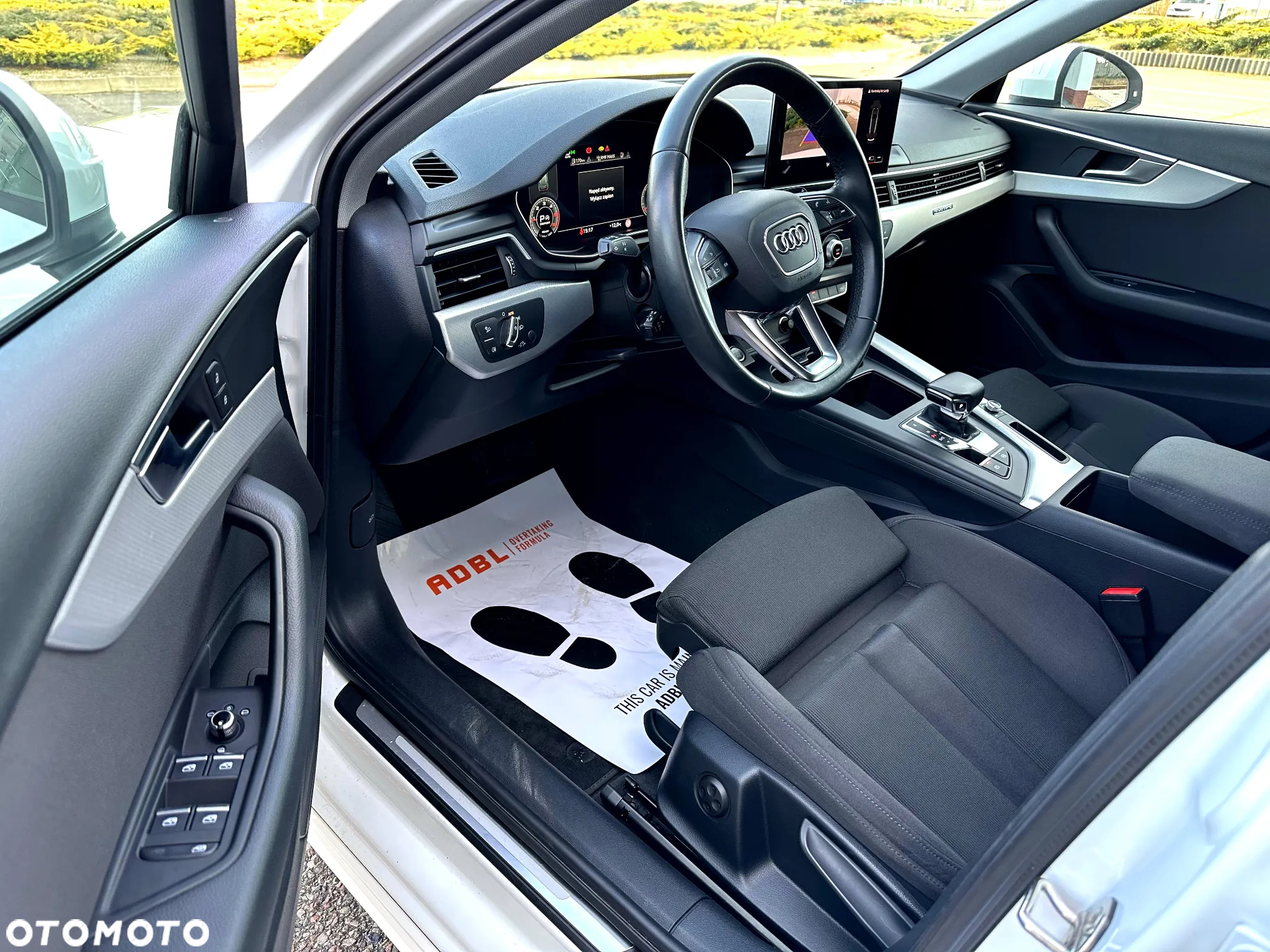 Audi A4 Avant 40 TDI quattro S tronic S line - 32