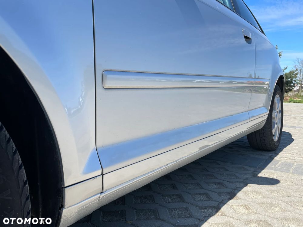 Audi A3 3-drzwiowe 1.6 FSI Attraction - 10