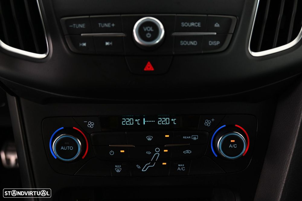 Ford Focus 1.0 EcoBoost ST-Line - 24