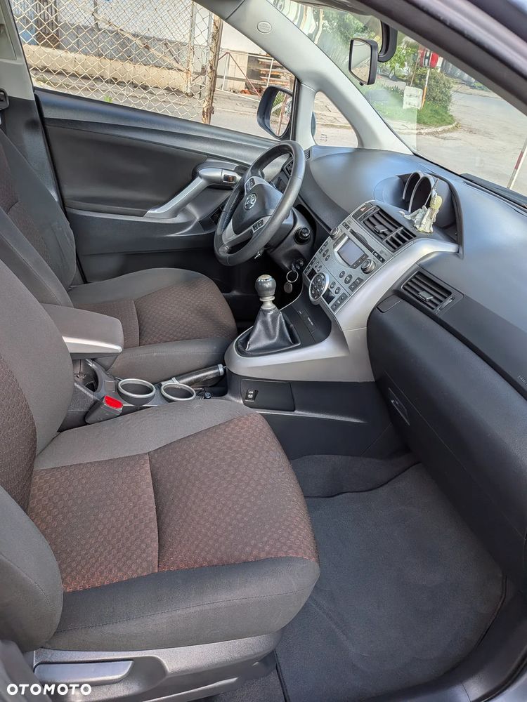 Toyota Verso 1.8 Executive - 23