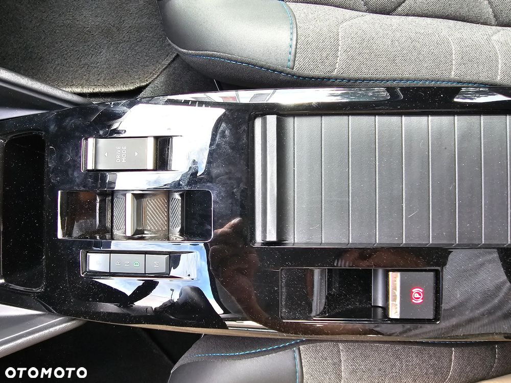 Citroën C4 BlueHDi 130 Stop&Start EAT8 SHINE - 33