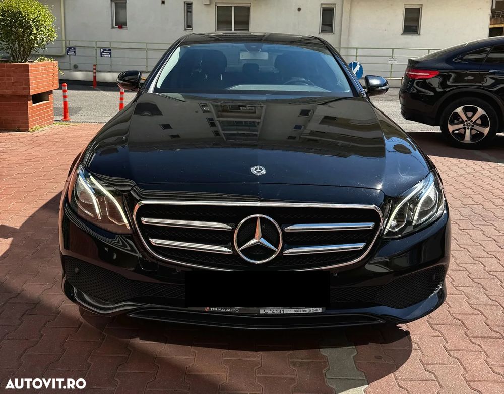 Mercedes-Benz E 200 4MATIC Aut. - 2