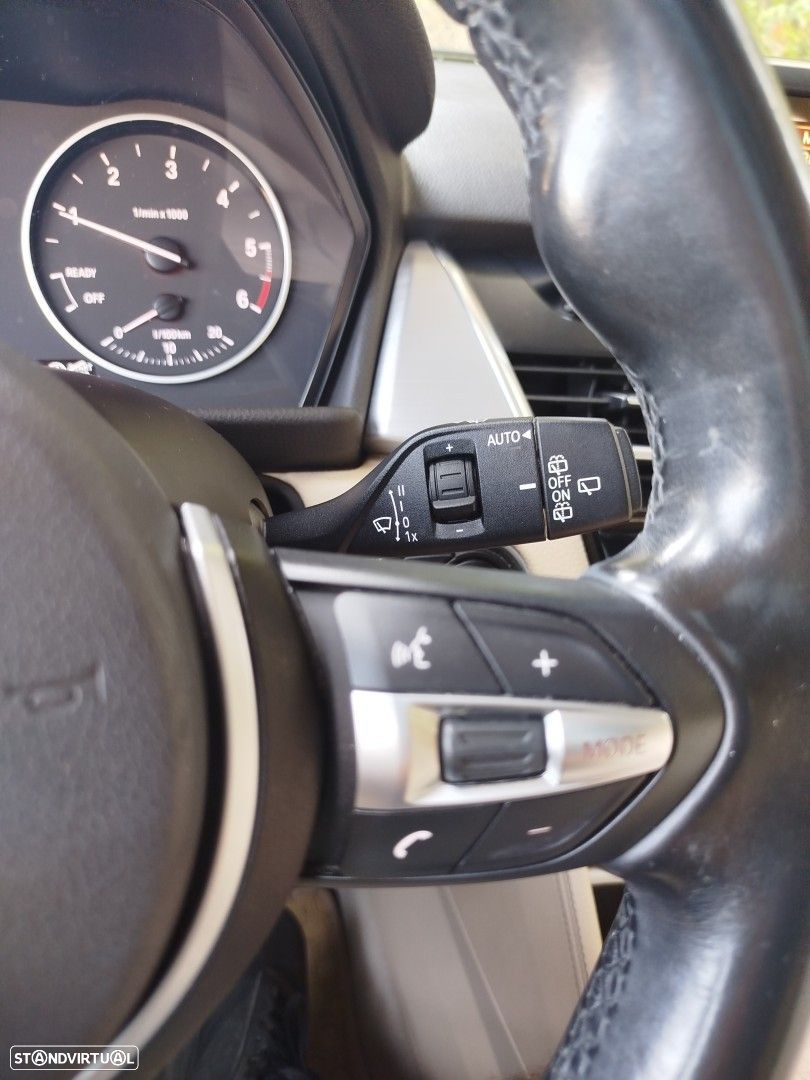BMW 216 Active Tourer d Line Luxury Auto - 33