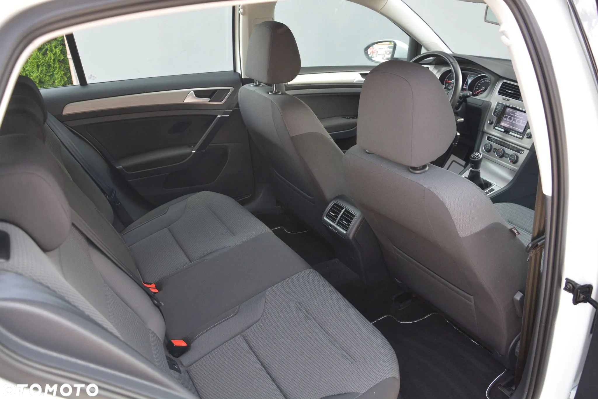 Volkswagen Golf - 17