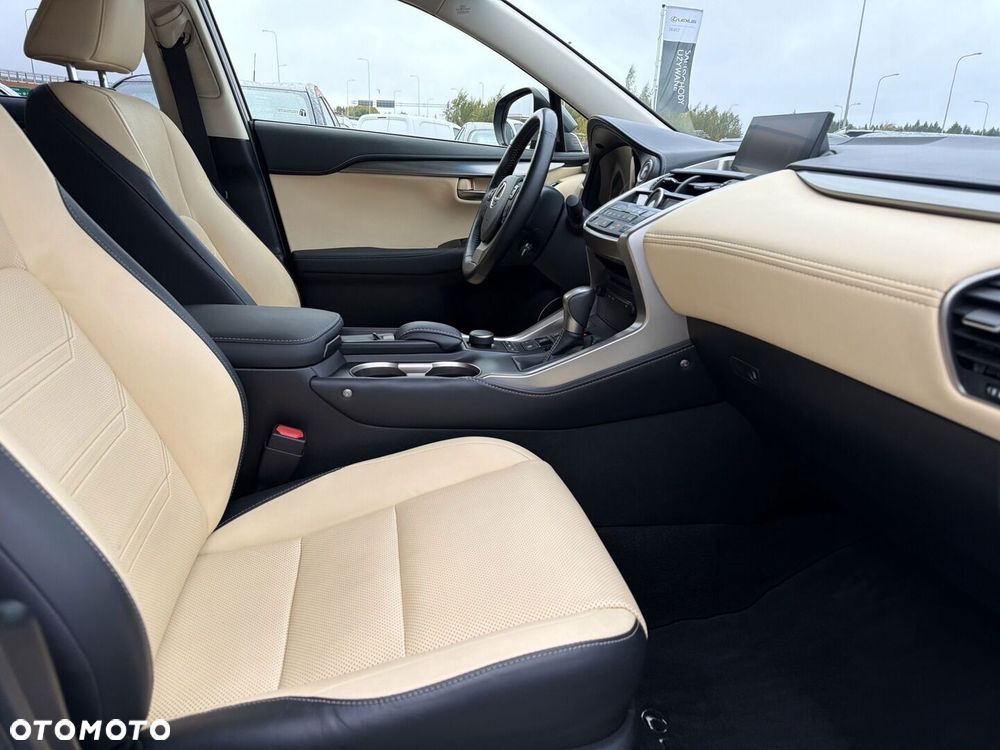 Lexus NX 300h Comfort AWD - 9