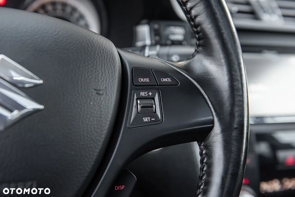 Suzuki Kizashi 2.4 4x4 CVT Sport - 21