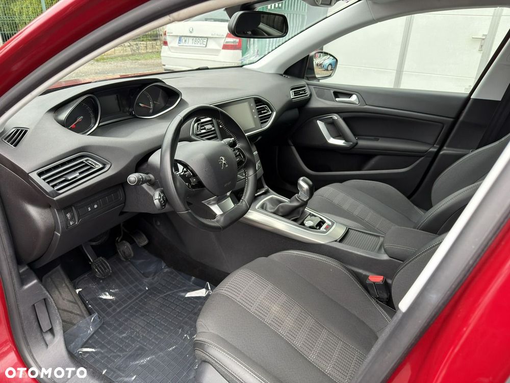 Peugeot 308 1.2 PureTech GPF Allure S&S - 11