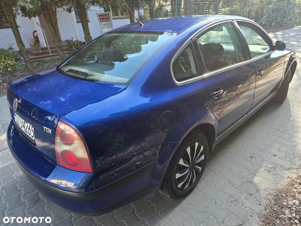 Volkswagen Passat 1.9 TDI Basis - 2