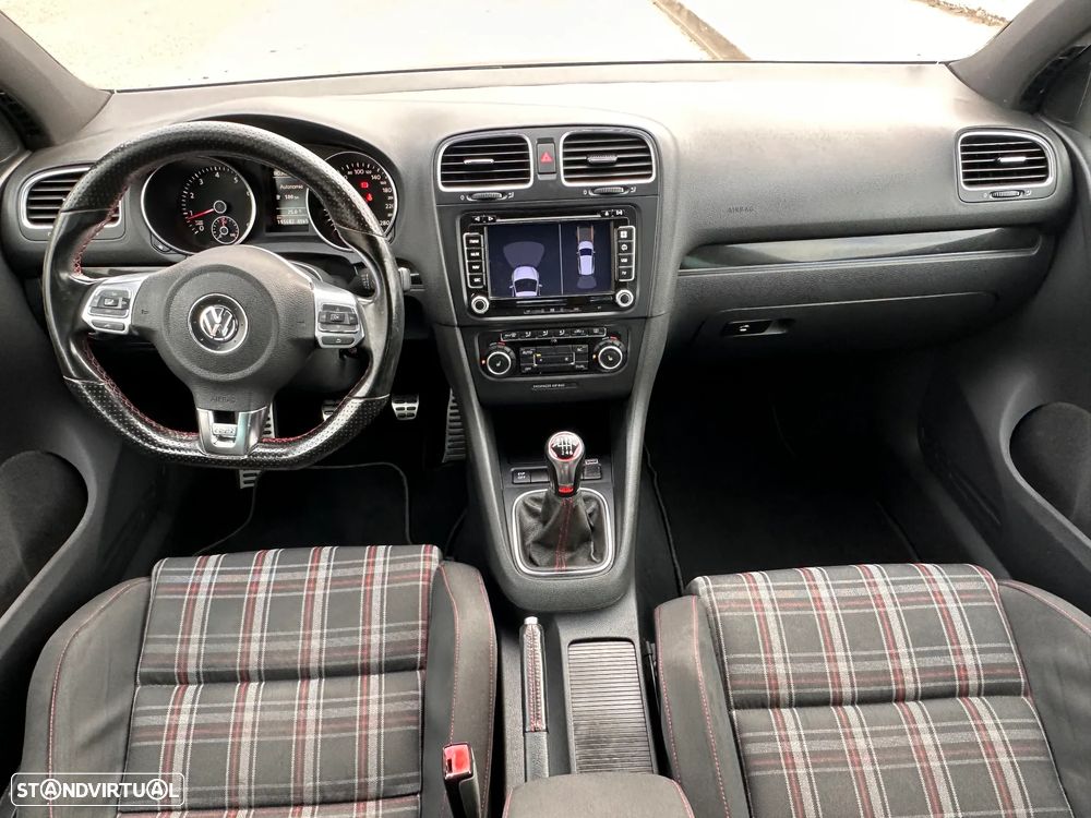 VW Golf 2.0 GTI - 25