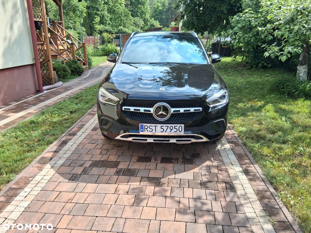 Mercedes-Benz GLA - 2