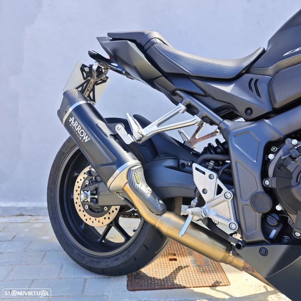 Honda CBR 650R - 12