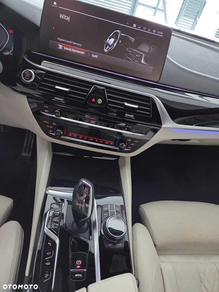 BMW 6GT - 17