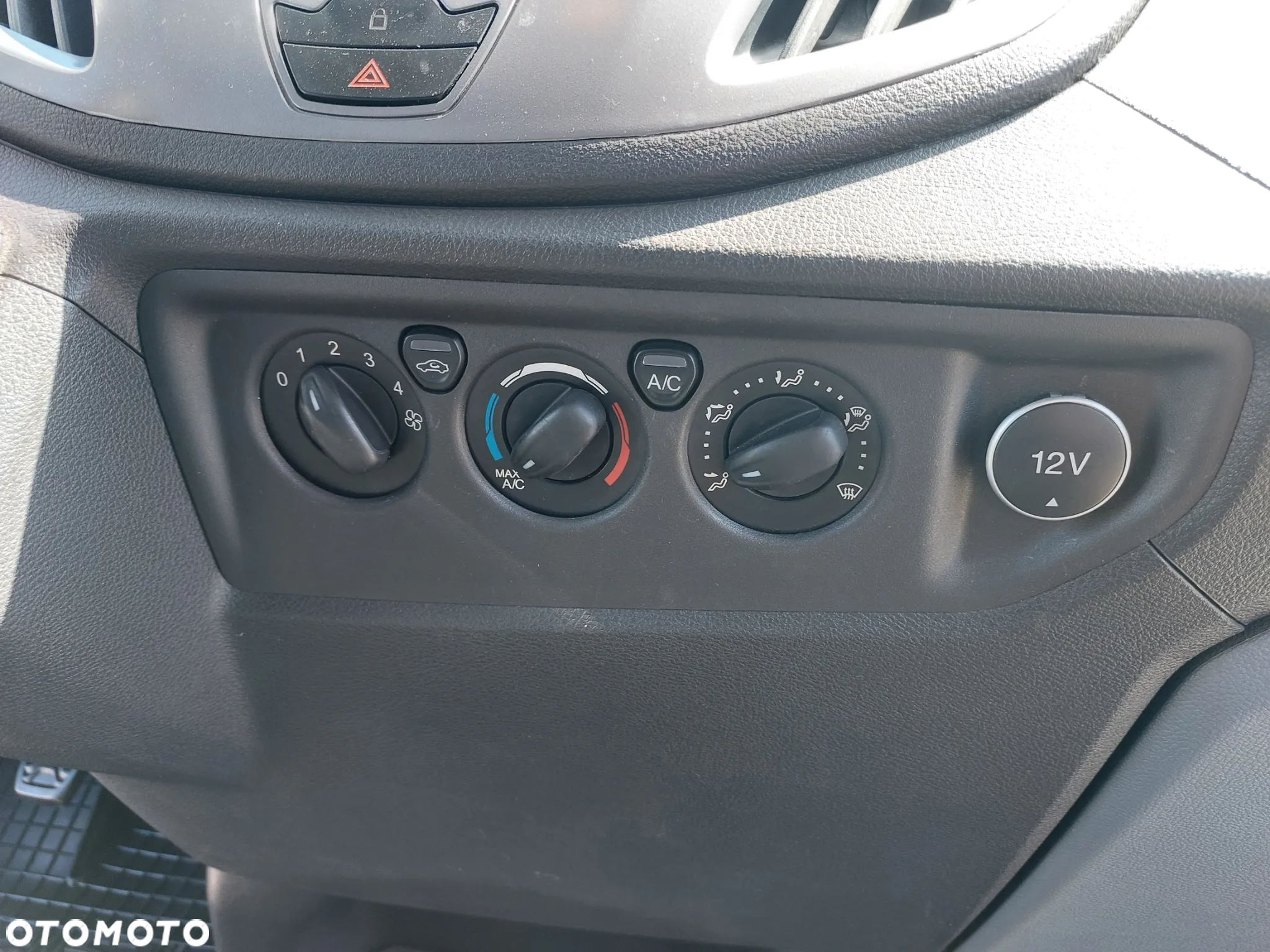 Ford Transit - 25