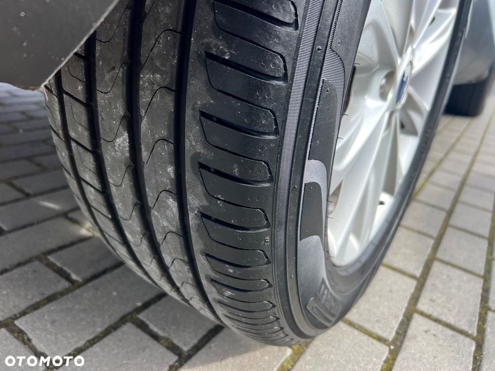 Ford Kuga 2.0 TDCi 2x4 Titanium - 6