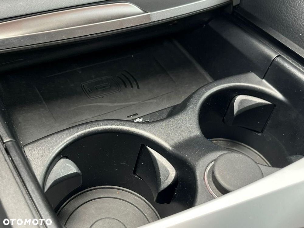 BMW Seria 5 520d xDrive - 36
